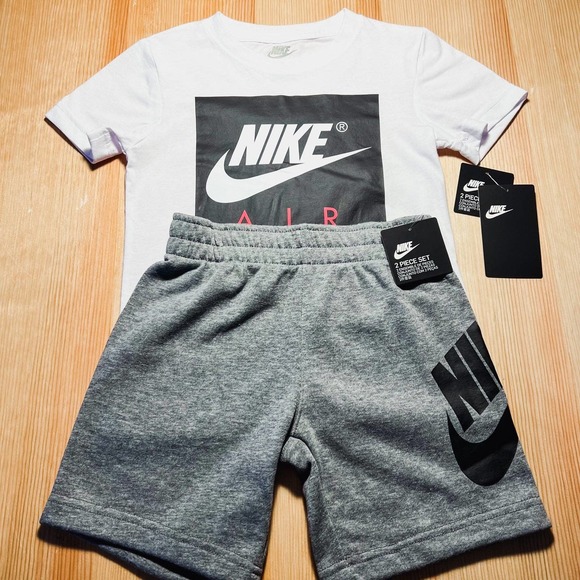 Nike Air Boys T-shirt and Shorts Set - Picture 6 of 7